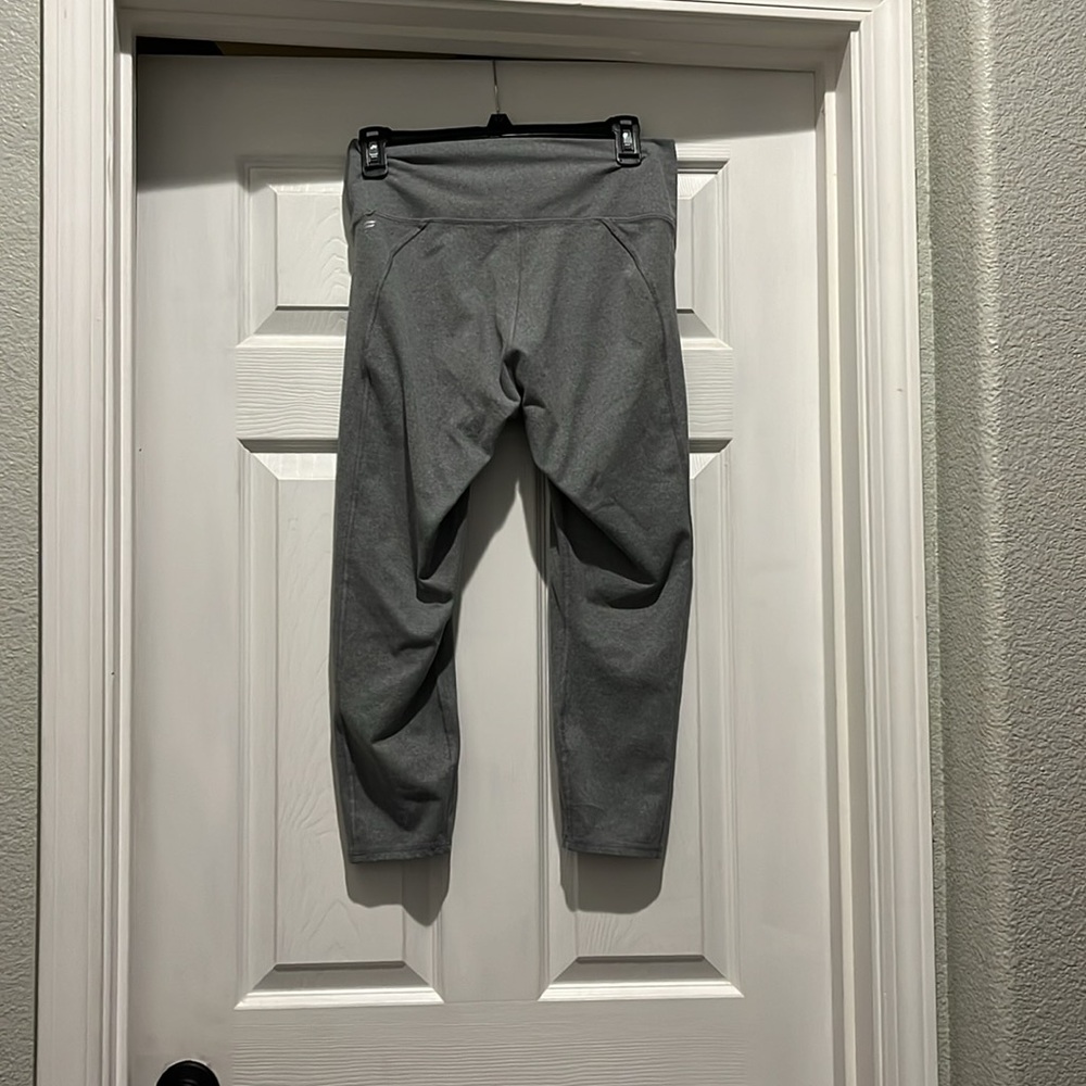 Fabletics workout pants - Picture 2 of 3